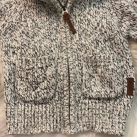 EUC Roots 2T Hooded Sweater - Unisex - Picture 3 of 6